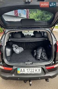 Позашляховик / Кросовер Kia Sportage 2012 в 