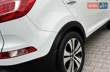 Внедорожник / Кроссовер Kia Sportage 2012 в 