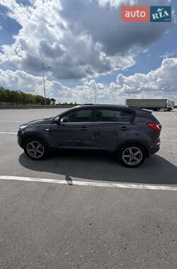 Внедорожник / Кроссовер Kia Sportage 2012 в 