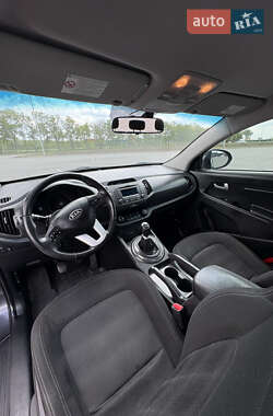 Внедорожник / Кроссовер Kia Sportage 2012 в 