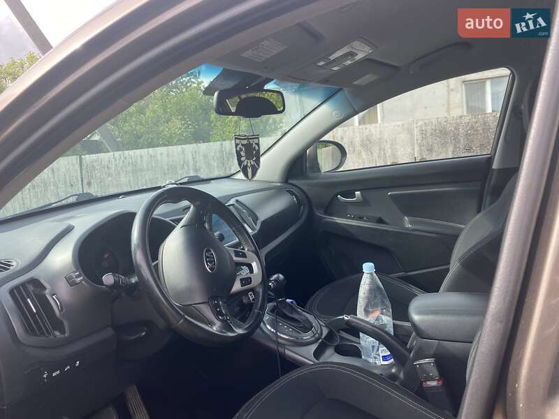 Позашляховик / Кросовер Kia Sportage 2011 в Хмельницькому