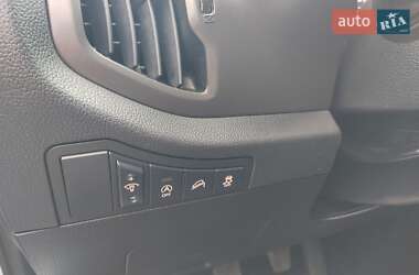 Позашляховик / Кросовер Kia Sportage 2013 в 