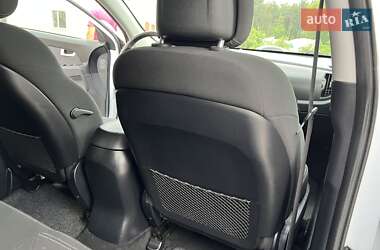Внедорожник / Кроссовер Kia Sportage 2011 в 
