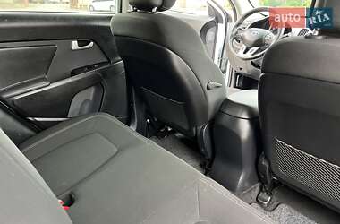 Внедорожник / Кроссовер Kia Sportage 2011 в 