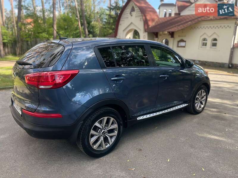 Позашляховик / Кросовер Kia Sportage 2015 в Києві