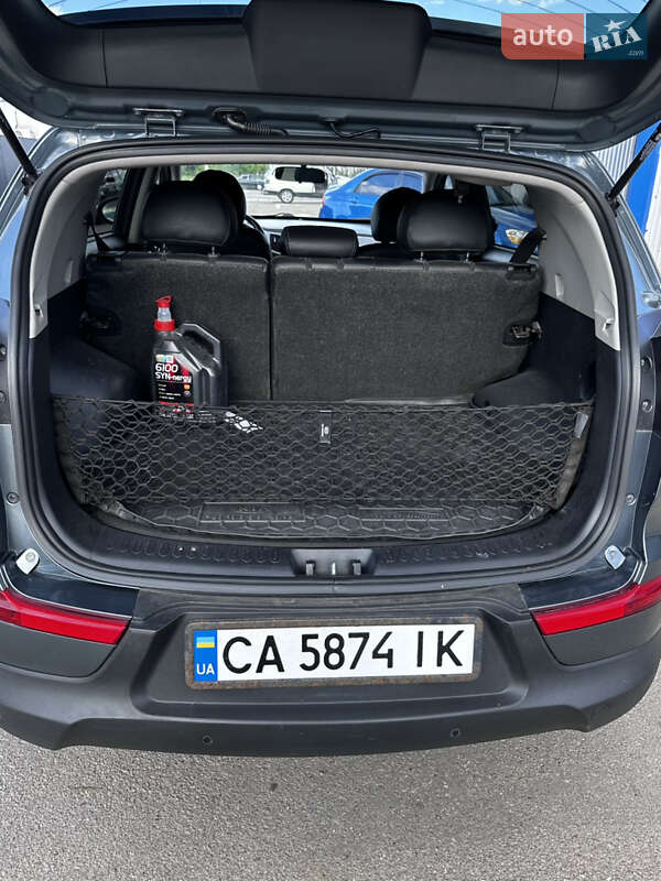 Внедорожник / Кроссовер Kia Sportage 2014 в Каменке