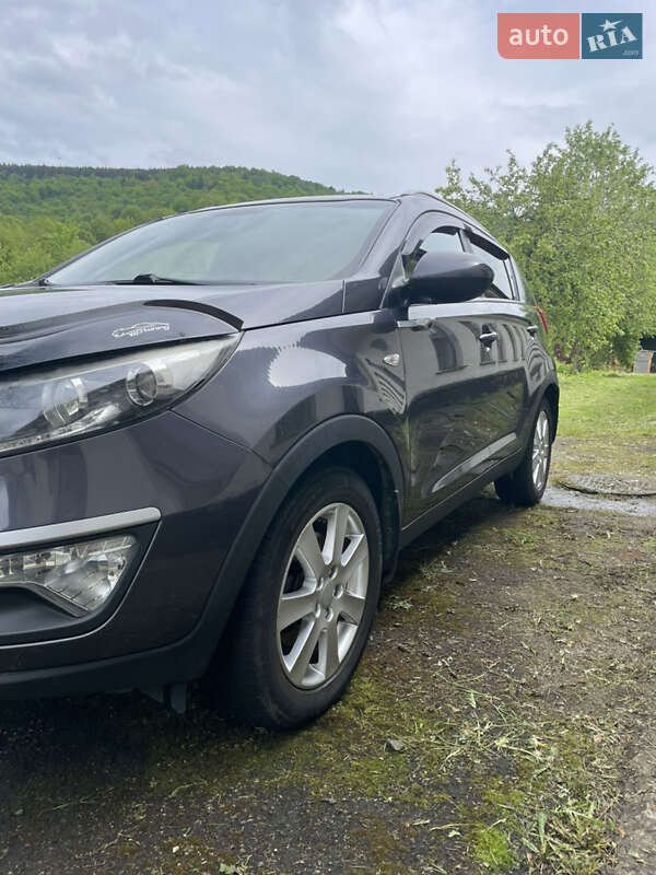 Внедорожник / Кроссовер Kia Sportage 2012 в 