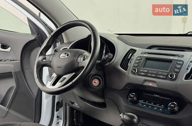 Внедорожник / Кроссовер Kia Sportage 2015 в 