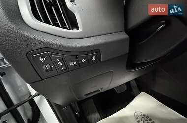 Внедорожник / Кроссовер Kia Sportage 2015 в 