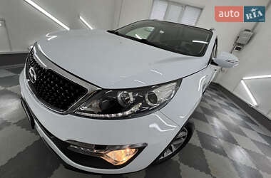 Внедорожник / Кроссовер Kia Sportage 2015 в 