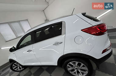 Внедорожник / Кроссовер Kia Sportage 2015 в 