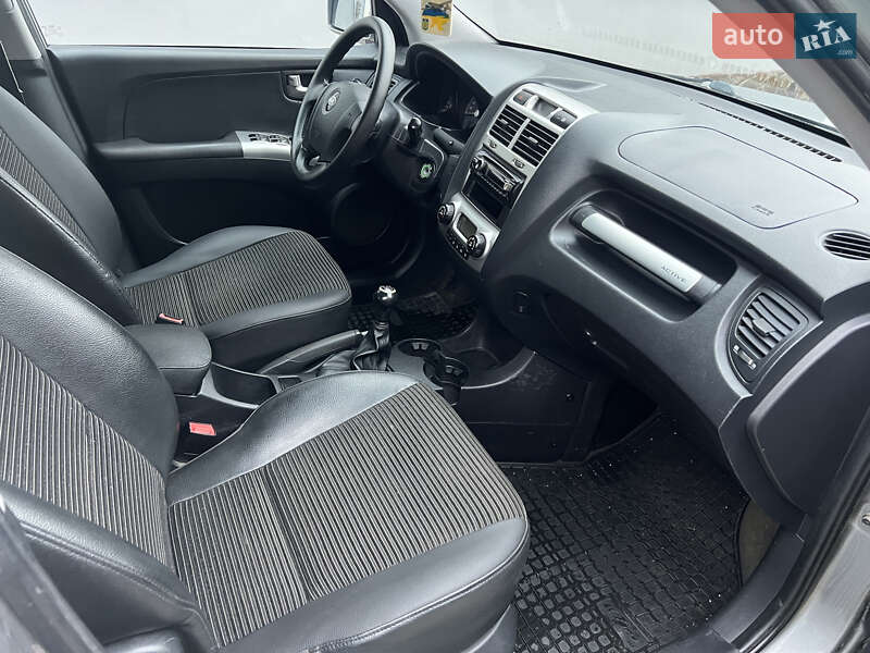 Внедорожник / Кроссовер Kia Sportage 2006 в Локачах