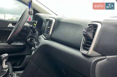 Внедорожник / Кроссовер Kia Sportage 2018 в 