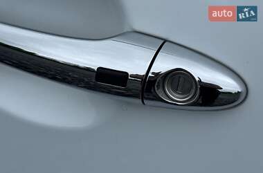 Внедорожник / Кроссовер Kia Sportage 2012 в 