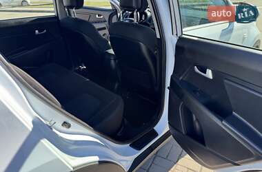 Внедорожник / Кроссовер Kia Sportage 2013 в 