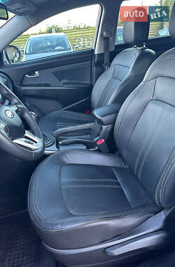 Внедорожник / Кроссовер Kia Sportage 2011 в 