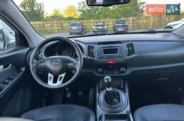 Внедорожник / Кроссовер Kia Sportage 2011 в 