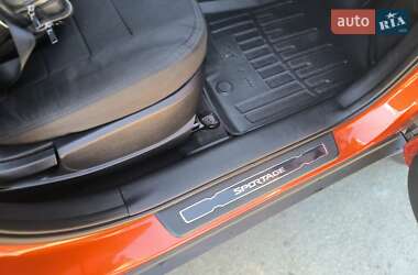 Внедорожник / Кроссовер Kia Sportage 2011 в 