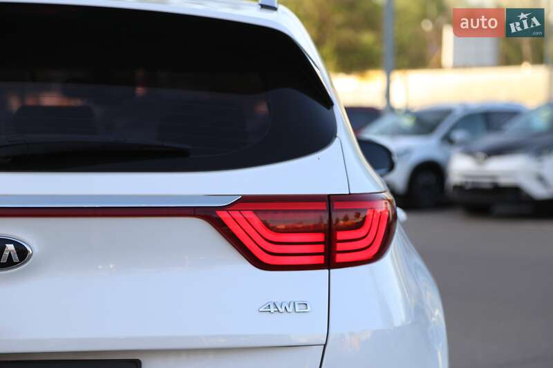 Внедорожник / Кроссовер Kia Sportage 2015 в Киеве