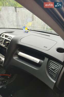 Внедорожник / Кроссовер Kia Sportage 2007 в 