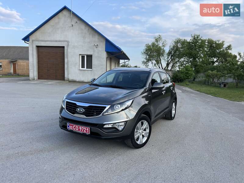 Внедорожник / Кроссовер Kia Sportage 2011 в 