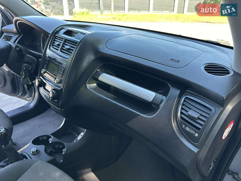 Позашляховик / Кросовер Kia Sportage 2009 в Вінниці