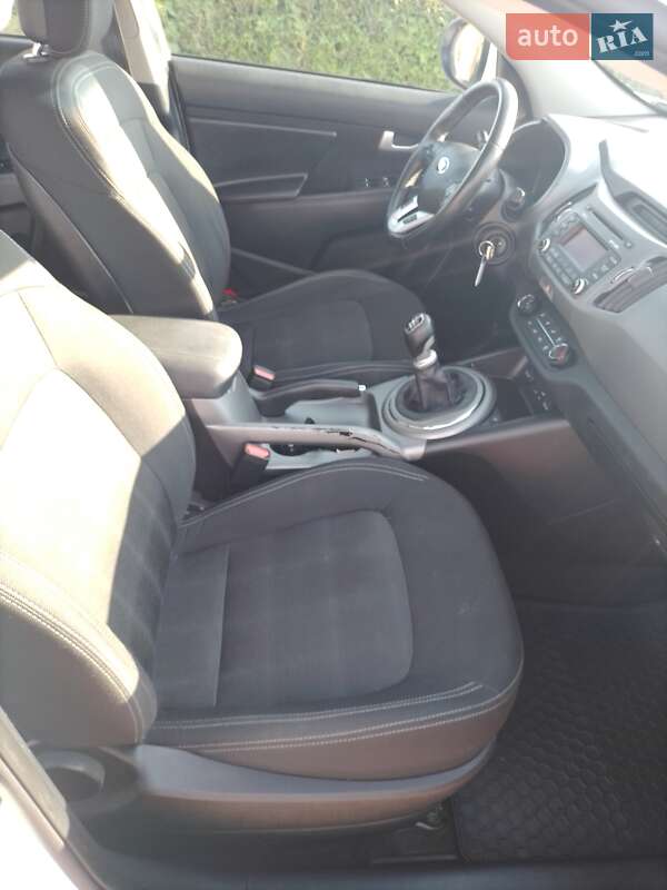 Внедорожник / Кроссовер Kia Sportage 2015 в Хусте