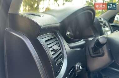 Позашляховик / Кросовер Kia Sportage 2008 в 