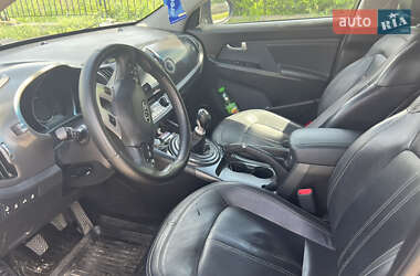 Внедорожник / Кроссовер Kia Sportage 2012 в 
