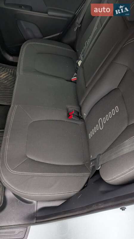 Внедорожник / Кроссовер Kia Sportage 2012 в Калуше