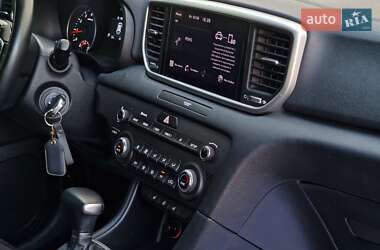 Позашляховик / Кросовер Kia Sportage 2021 в 