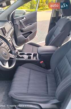 Позашляховик / Кросовер Kia Sportage 2019 в 