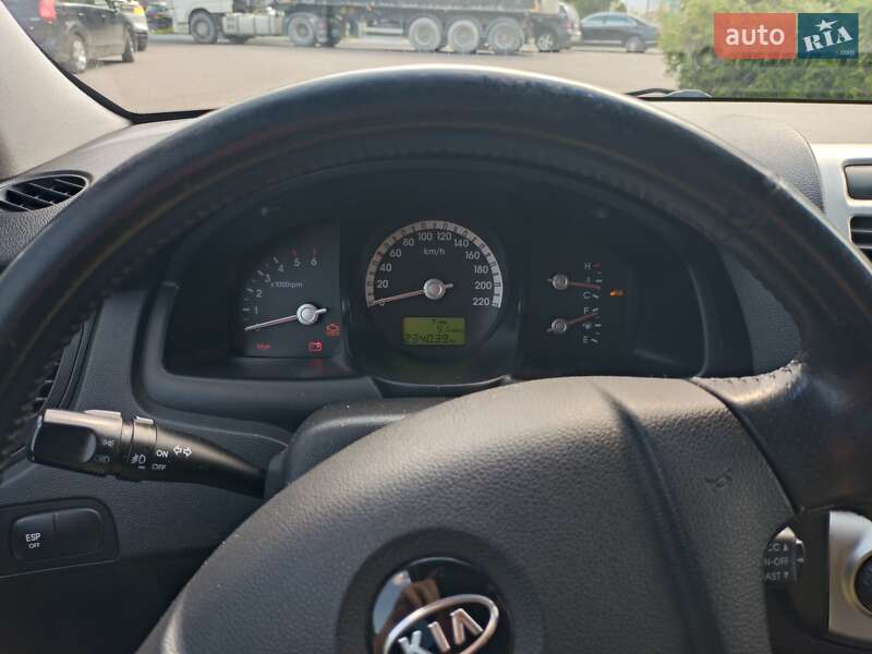 Позашляховик / Кросовер Kia Sportage 2006 в Івано-Франківську