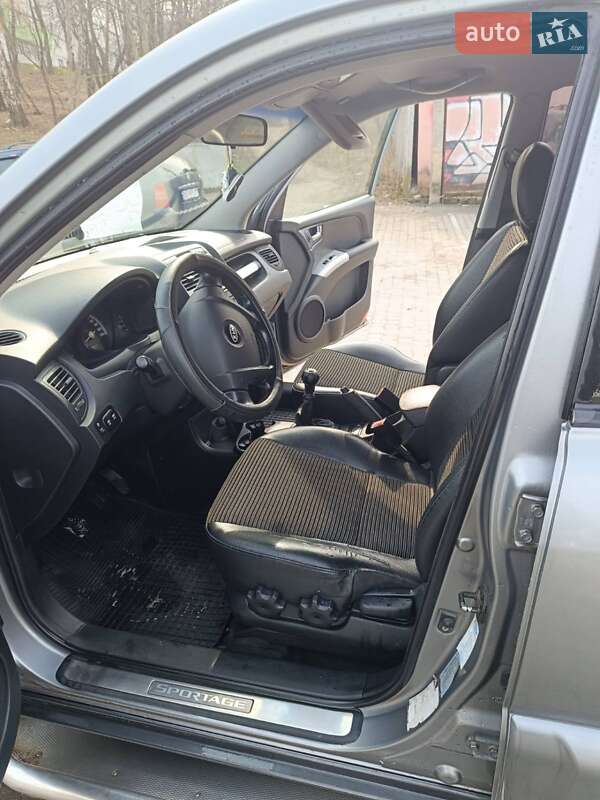 Позашляховик / Кросовер Kia Sportage 2006 в Хмельницькому