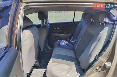 Внедорожник / Кроссовер Kia Sportage 2012 в 