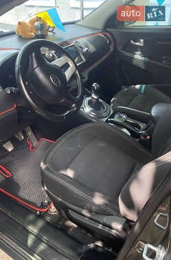Внедорожник / Кроссовер Kia Sportage 2012 в 