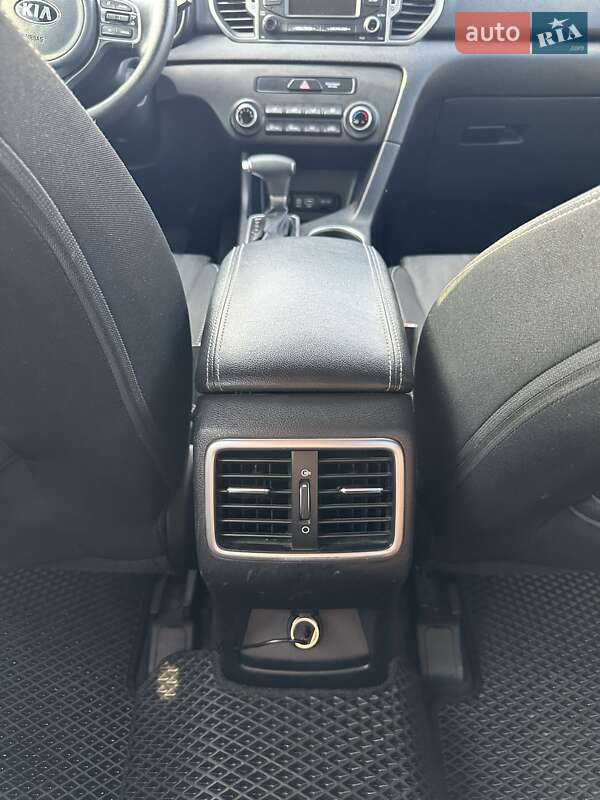 Внедорожник / Кроссовер Kia Sportage 2017 в Кропивницком