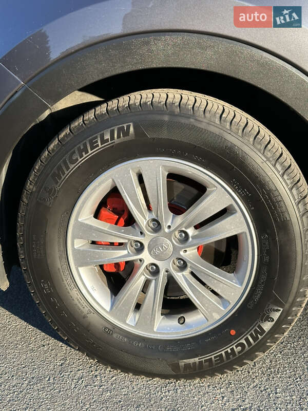 Внедорожник / Кроссовер Kia Sportage 2013 в Житомире