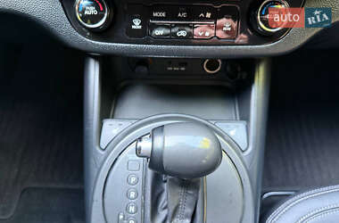 Внедорожник / Кроссовер Kia Sportage 2013 в 