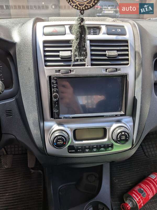 Внедорожник / Кроссовер Kia Sportage 2005 в Днепре