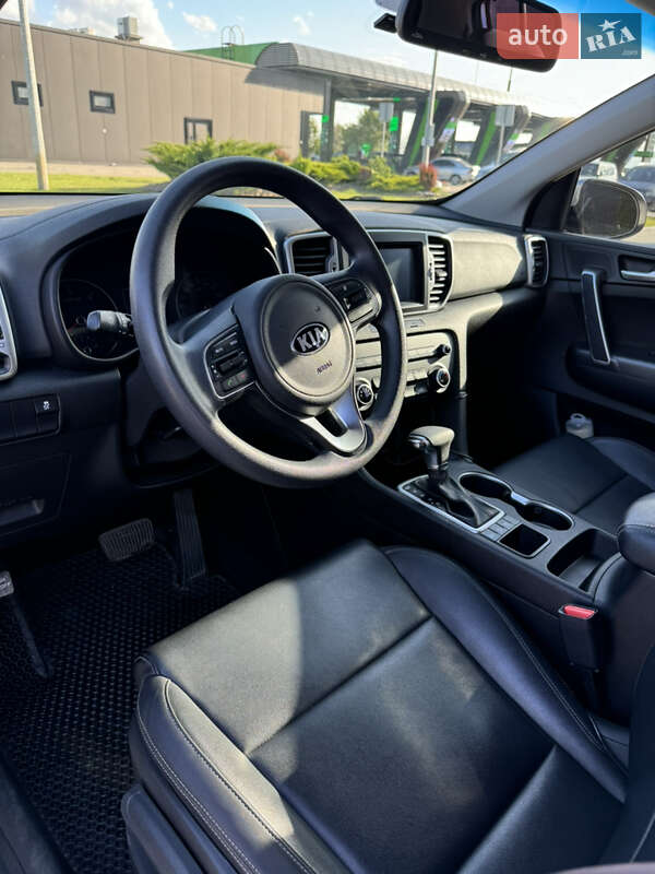 Внедорожник / Кроссовер Kia Sportage 2016 в Тернополе