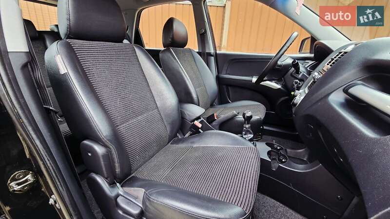 Внедорожник / Кроссовер Kia Sportage 2006 в Полтаве