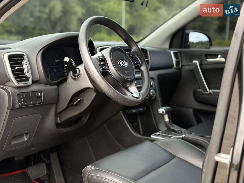 Внедорожник / Кроссовер Kia Sportage 2016 в Днепре