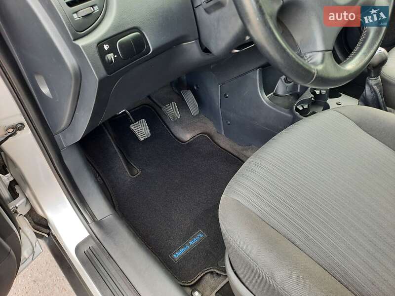 Внедорожник / Кроссовер Kia Sportage 2009 в Полтаве