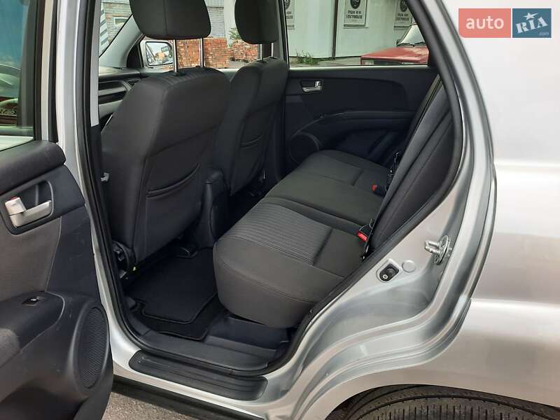 Внедорожник / Кроссовер Kia Sportage 2009 в Полтаве