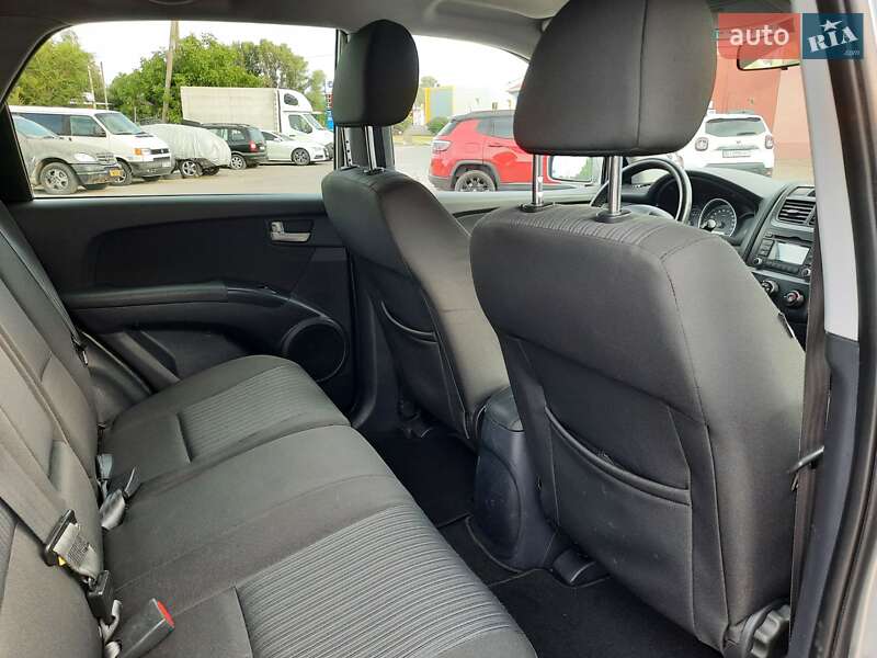 Внедорожник / Кроссовер Kia Sportage 2009 в Полтаве