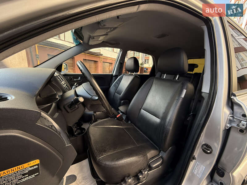 Позашляховик / Кросовер Kia Sportage 2008 в Івано-Франківську