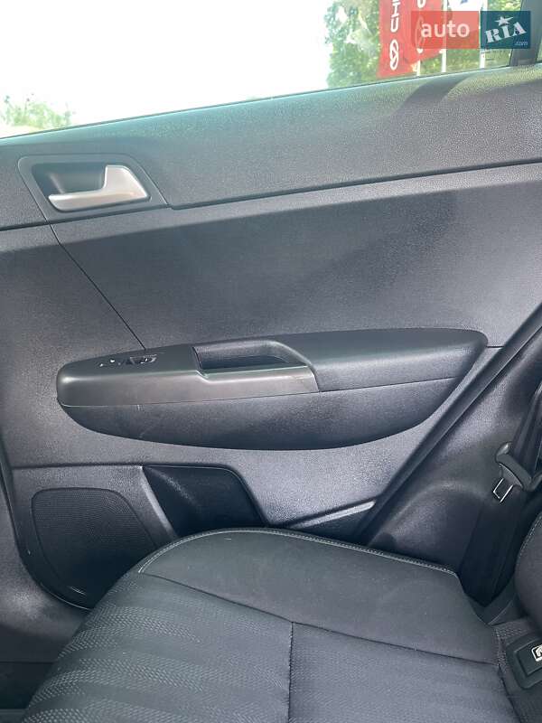 Позашляховик / Кросовер Kia Sportage 2021 в Львові