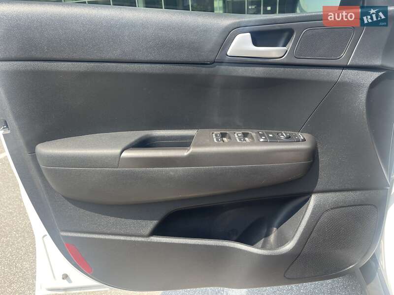 Позашляховик / Кросовер Kia Sportage 2021 в Львові