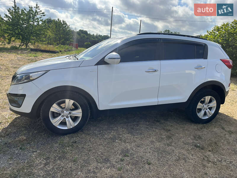 Позашляховик / Кросовер Kia Sportage 2012 в Єланці